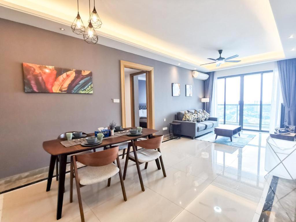 ג'והור בהרו R&F Princess Cove Ciq Premium Sea & City View Suites By Neo מראה חיצוני תמונה